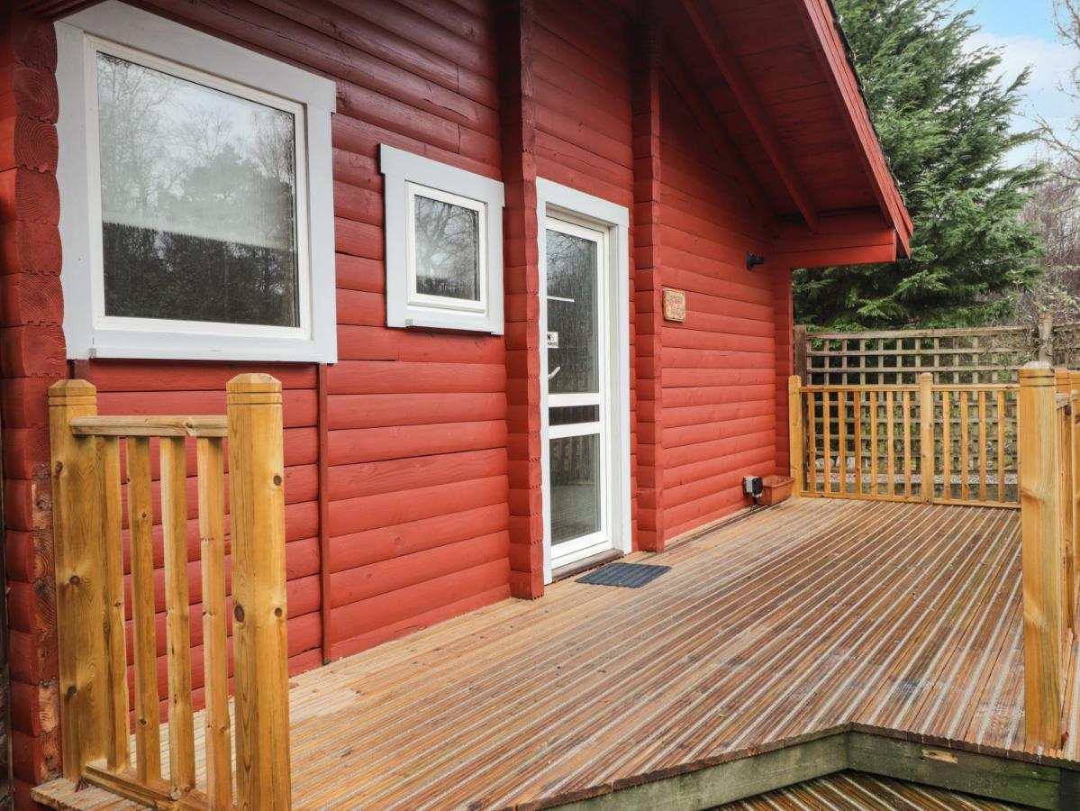 Spruce Lodge Strathpeffer Exterior photo