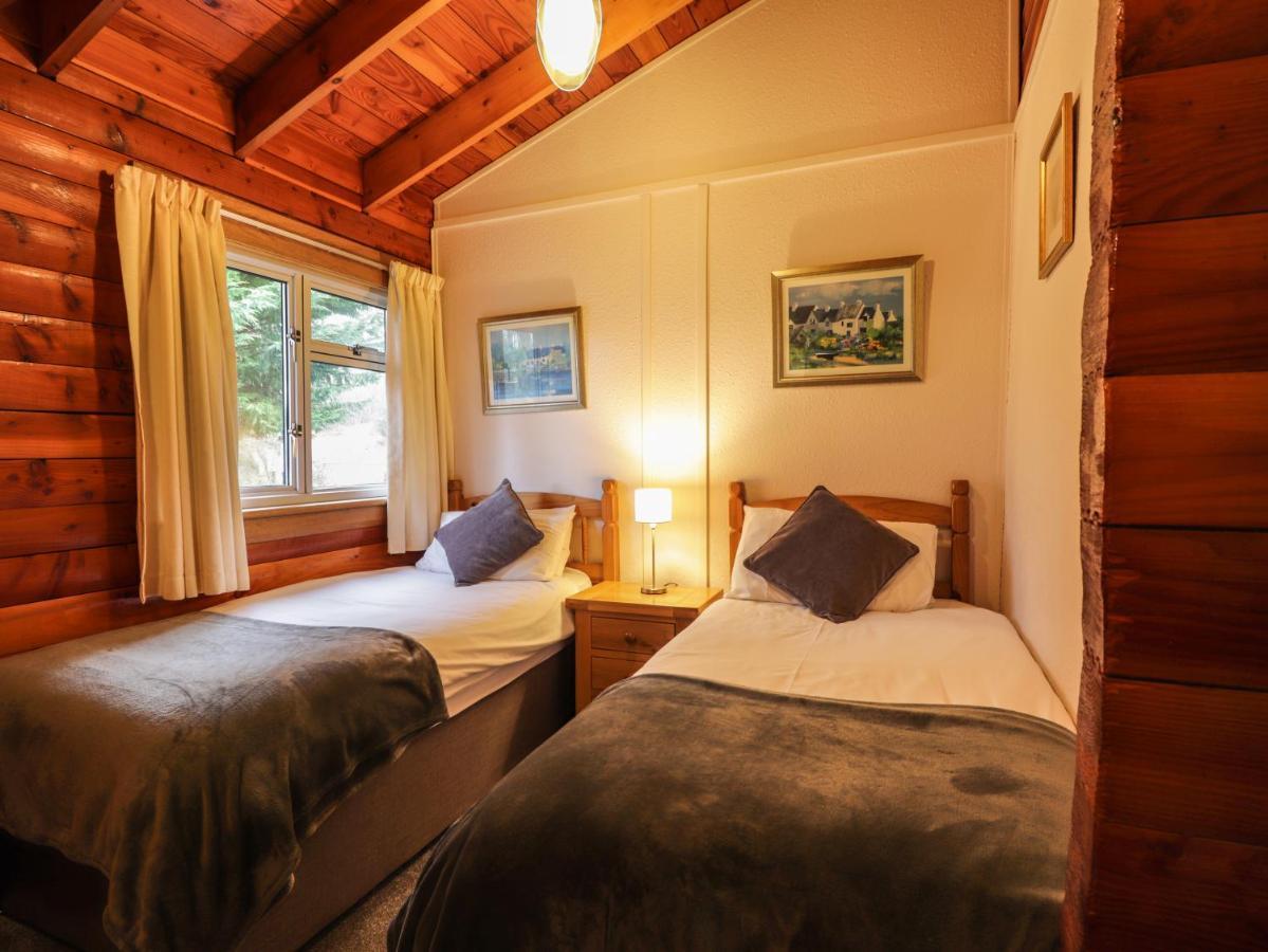 Spruce Lodge Strathpeffer Exterior photo